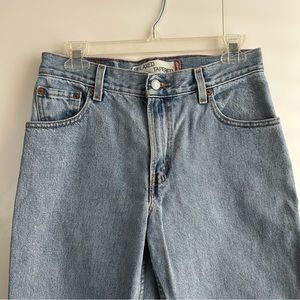 90s style Levi’s 550 Relaxed Tapered Jeans